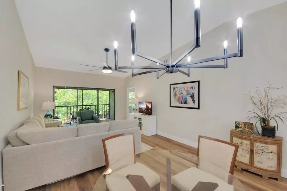 Dining - 1601 Sabal Ridge Cir #F, Palm Beach Gardens, FL 33418 photo 4 of 7