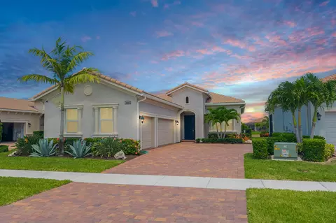 8822 SW Montova Way, Port Saint Lucie, FL 34987