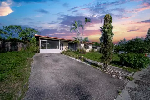 320 S 12th St, Lantana, FL 33462