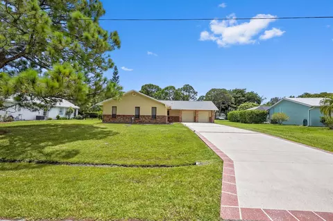 2586 SE Jason Ave, Port Saint Lucie, FL 34952