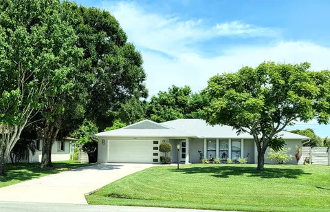 1602 SE Holiday Rd, Port Saint Lucie, FL 34952