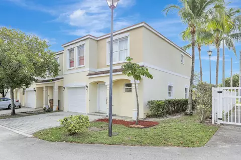 901 SW 15th St, Deerfield Beach, FL 33441