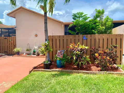 2400 SW 19th Ave #105, Boynton Beach, FL 33426