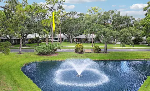 534 Club Dr, Palm Beach Gardens, FL 33418