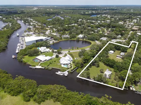 332 SW Salerno Rd, Stuart, FL 34997