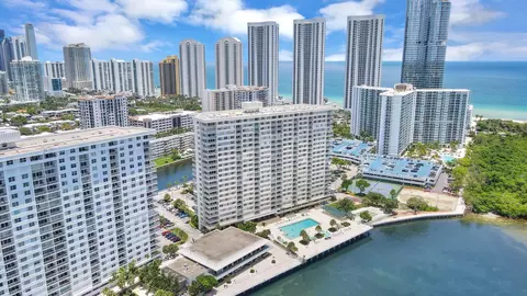 300 Bayview #1703, Sunny Isles Beach, FL 33160