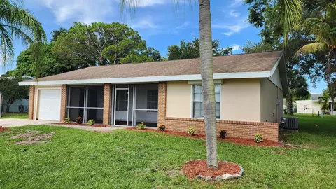 342 NE Surrey St, Port Saint Lucie, FL 34983