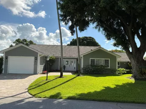 18 Holly Dr, Boynton Beach, FL 33436
