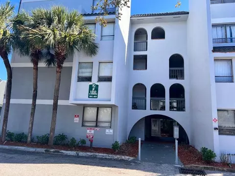 1820 N Congress Ave #302, West Palm Beach, FL 33401