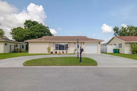 8111 NW 94th Ave, Tamarac, FL 33321
