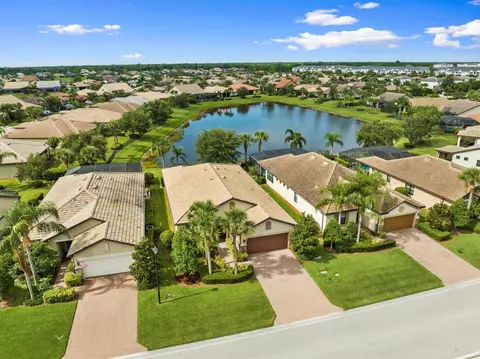 206 SE Courances Dr, Port Saint Lucie, FL 34984