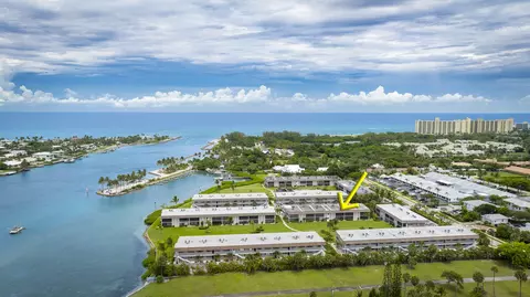 755 Saturn St #F203, Jupiter, FL 33477