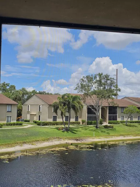 728 Sunny Pne #C2, Greenacres, FL 33415