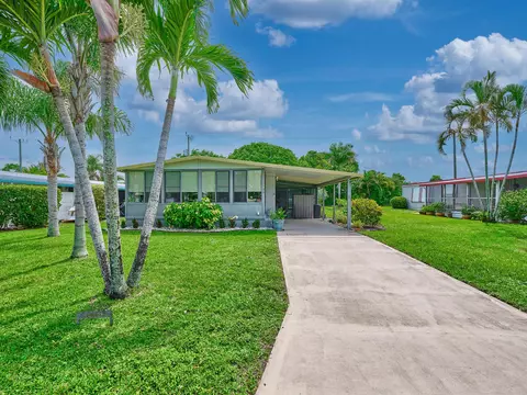7408 SE Swan Ave, Hobe Sound, FL 33455