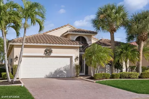 389 NW Springview Loop, Port Saint Lucie, FL 34986