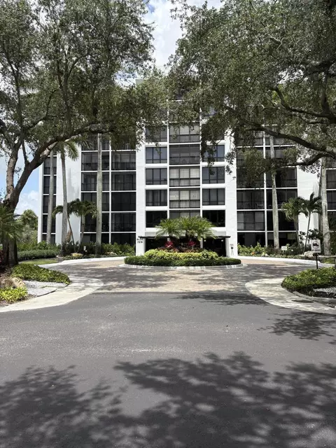 7819 Lakeside #876, Boca Raton, FL 33434