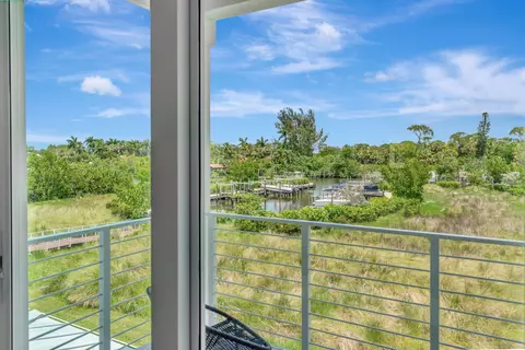 View/Area - 4695 SE Manatee Way, Stuart, FL 34997 photo 3 of 5