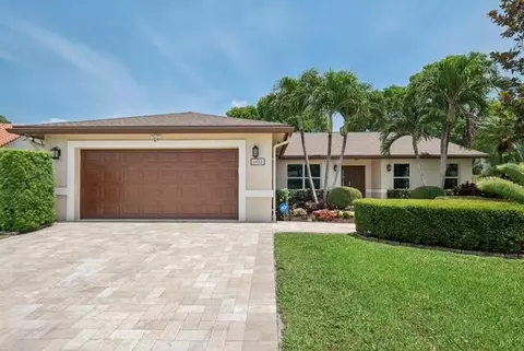6085 Elmwood Dr, Boca Raton, FL 33433