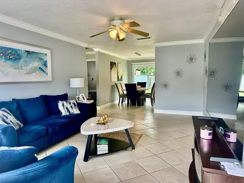 7663 Lantana Rd, Lake Worth, FL 33467