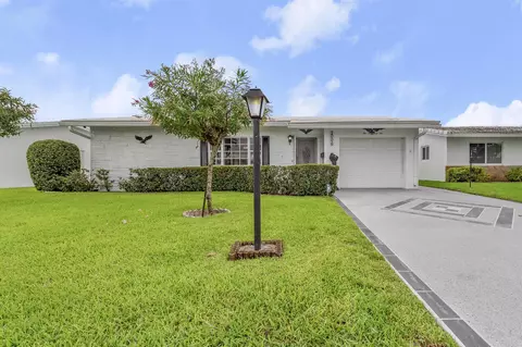 2006 SW Golf Ln, Boynton Beach, FL 33426
