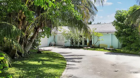808 Country Club Dr, North Palm Beach, FL 33408