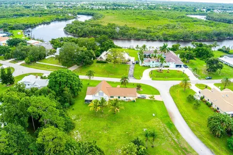 720 SE River Ct, Port St Lucie, FL 34983
