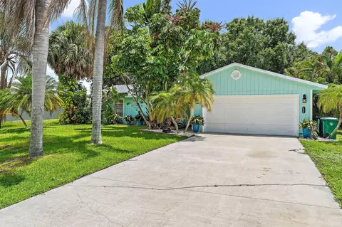 1026 SW Bianca Ave, Port Saint Lucie, FL 34953