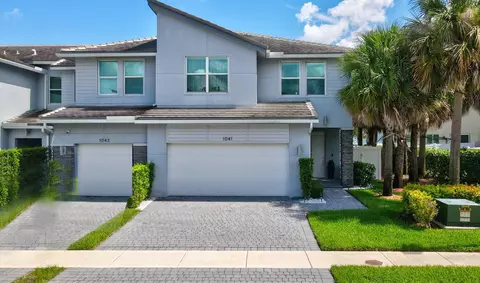 1041 Rio Ct, Lighthouse Point, FL 33064