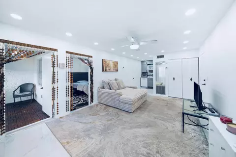 129 Lake Carol Dr #129, West Palm Beach, FL 33411