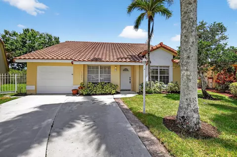 11086 Lakeaire Cir, Boca Raton, FL 33498