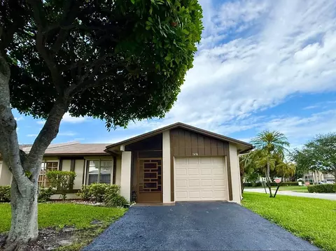 5496 Viburnum Cir, Delray Beach, FL 33484