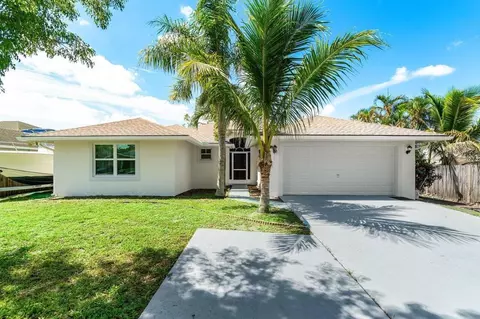 7600 Cocoanut Dr, Lake Worth, FL 33467