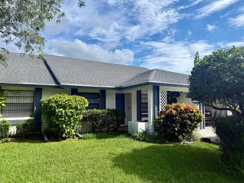 12048 Suellen Cir, Wellington, FL 33414