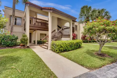 5306 Cedar Lake Dr #201, Boynton Beach, FL 33437