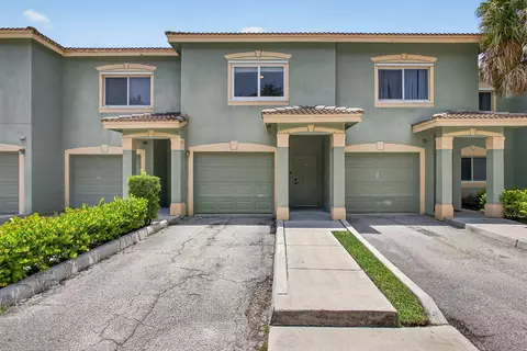 310 Crestwood Cir #206, Royal Palm Beach, FL 33411
