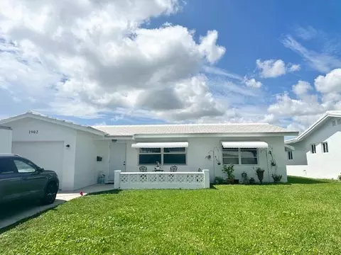 1902 SW Roma Way, Boynton Beach, FL 33426