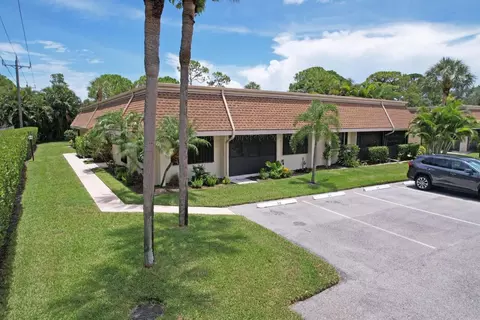 104 Half Moon #A, Jupiter, FL 33458