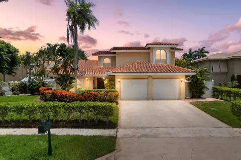 300 SW 15th Dr, Boca Raton, FL 33432