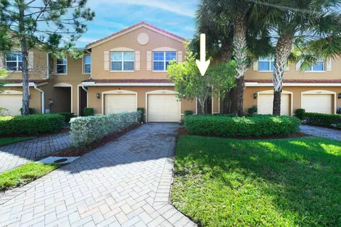 5813 Monterra Club Dr, Lake Worth, FL 33463