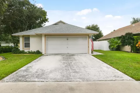 102 Pennock Landing Cir, Jupiter, FL 33458