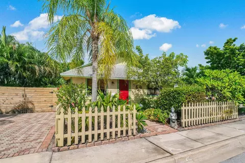 717 N L St, Lake Worth Beach, FL 33460