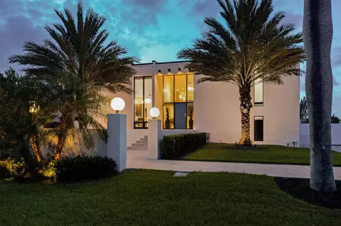 2549 SE 9th St, Pompano Beach, FL 33062