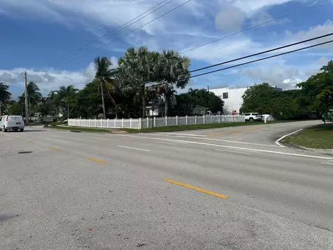 200 NW 9th St, Boca Raton, FL 33432