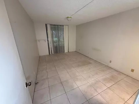 6190 Woodlands Blvd #118, Tamarac, FL 33319