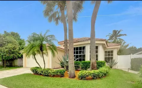 8252 White Rock Cir, Boynton Beach, FL 33436