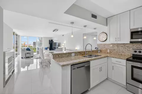 20335 W Country Club Dr #909, Aventura, FL 33180