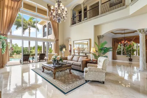 108 SE Via San Ramone, Port Saint Lucie, FL 34984