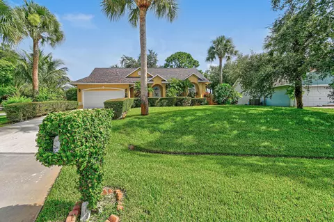1791 SW Ruiz Ter, Port Saint Lucie, FL 34953