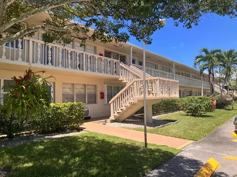 3 Dorchester A, West Palm Beach, FL 33417