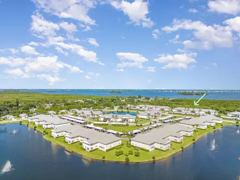 720 Lake Orchid Cir #202, Vero Beach, FL 32962